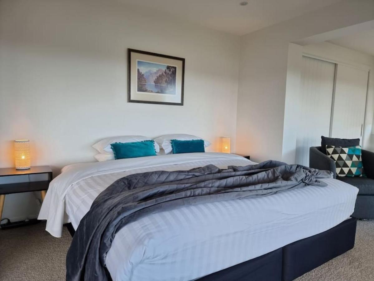 Fabulous Castor Bay 1 Bedroom With Views And Skytv Auckland Buitenkant foto